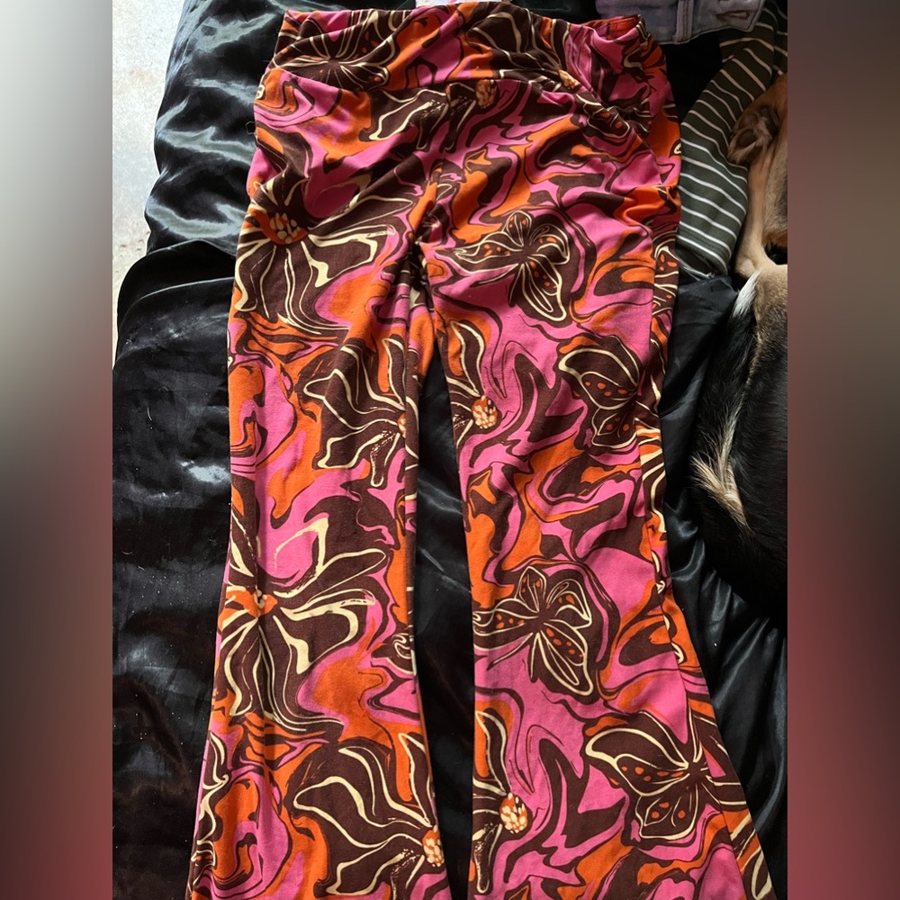 Groovy, floral flare leg leggings size women’s large